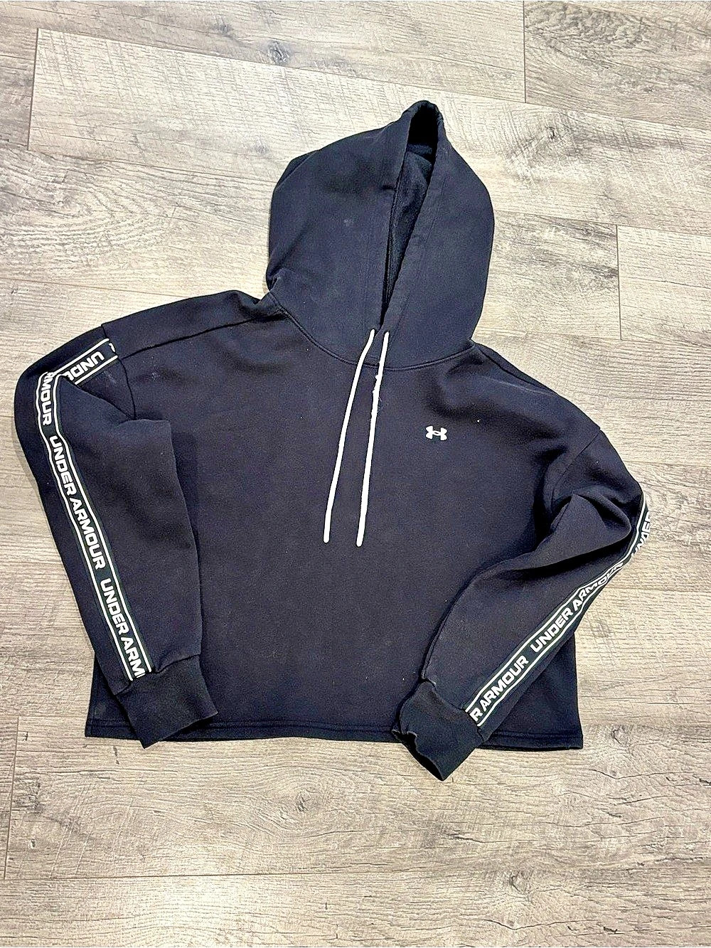 Under Armour women’s L Black Pullover Fleece Hoodie Logo Loose Fit cropped